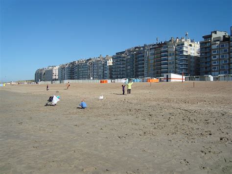 Aber nicht zu lang, aber nicht zu kurz ist die feinsandige küstenlandschaft mit feinsandigen stränden, einer dünenlandschaft und romantischen fischerdörfern. Kostenloses Foto: Belgien, Wenduine, Strand - Kostenloses ...