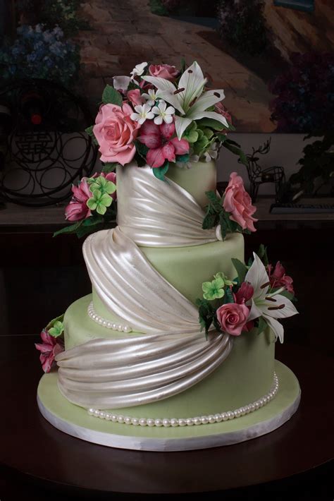 Wedding Cake With Sugar Flowers I Put This Into A Cake Competition And
