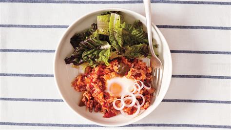 Just add a veggie and you're all set. Spanish Rice with Ground Beef and Eggs