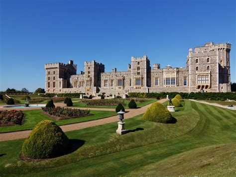 A Look Inside The Queens 6 Lavish Royal Residences Windsor Castle