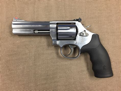 Smith And Wesson Model 686 Plus 357 Magnum 4″ Stainless Saddle Rock Armory