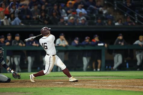 Texas Aandm Aggies Advance To Stanford Regional Final In 8 5 Win Over No