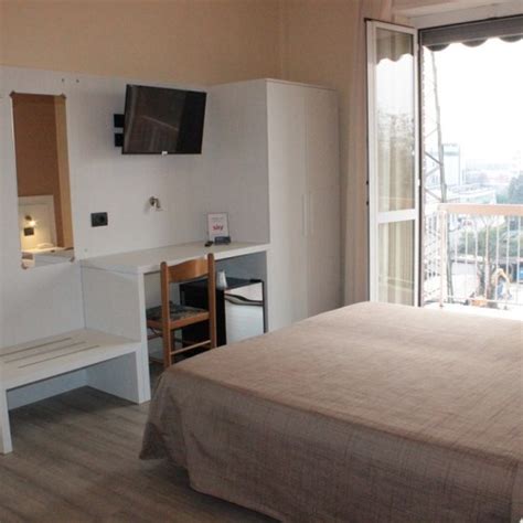 Accendiamo la nostra smart tv e assicuriamoci di aprire l'app o la sezione di menu riservata ai collegamenti miracast: Camera Matrimoniale | Hotel Rex Milano - Hotel 3 stelle a ...