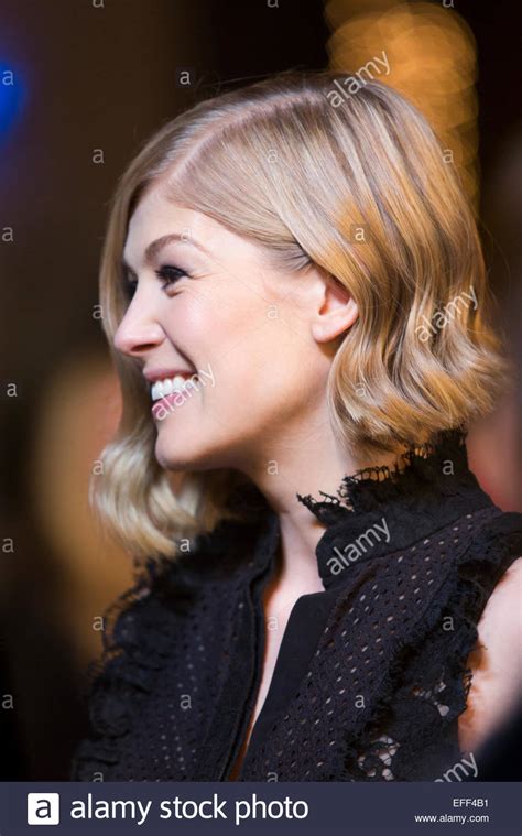 Rosamund Pike Bond Hi Res Stock Photography And Images Alamy
