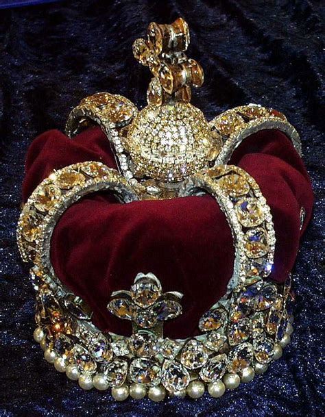 The crown calculators below are extremely popular and helpful when it comes to good financial decision making. Reproductions of the British crown jewels - Naergi's ...