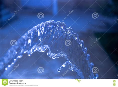El agua hermosa salpica imagen de archivo. Imagen de imagen - 75821797