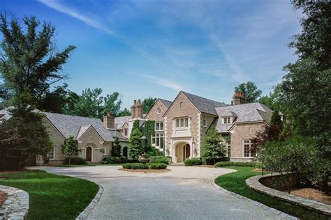 Buckhead Offers Large Estates Great Shopping And Easy Access To