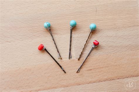 You can easily make hair accessories to match an outfit or just for fun. DIY Beaded Bobby Pins - Oh My Creative