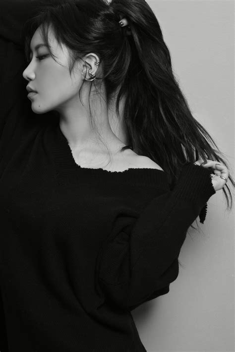 Yezi Korean Women Women Asian K Pop Monochrome Fiestar Hoop Earrings X