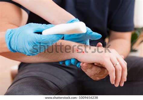 First Aid Training Snake Bite First Stock Photo Edit Now 1009656238