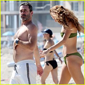 Jon Hamm Goes Shirtless For Beach Day With Girlfriend Anna Osceola Anna Osceola Bikini Jon