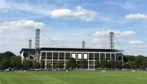 Am rheinenergiestadion in köln strahlt europas 1. Stadionausbau: FC bald mit dem drittgrößten Stadion ...