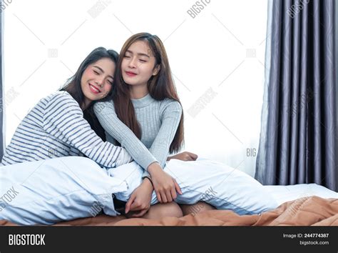 Asian Lesbian Scene