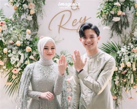 Langsungkan pernikahan secara sederhana, pernikahan dinda hauw dan rey mbayang menikah pagi ini dihadiri oleh keluarga dan orang terdekat saja. Taaruf, Dinda Hauw Menikah Dengan Rey Mbayang ...