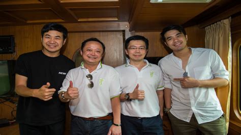 ี กระเตงลูกขายน้ำมะพร้าว ชีวิตที่ต้องสู้ เเลกกับคำว่า ลูกต้องรอด อย่าลืมกดติดตาม ติดดาว ⭐️ เพจด้วยนะ จะได้ไม่พลาดโพสต์ของ. อีฟน้ำมะพร้าวน้ำหอม 100% และ อีฟ น้ำมะพร้าวเผา