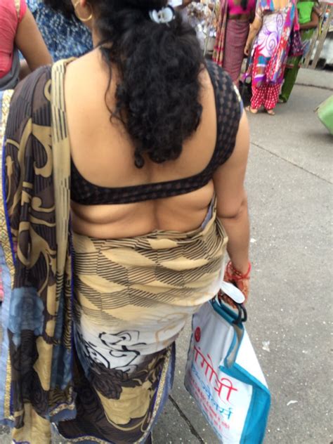Pin By Stan On Saree Back Side Front Indian Aunties On Street