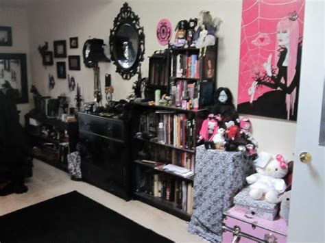 Home goods black flowers (with purple glitter!): pastel goths room - Google Search | Gothic room, Goth home ...