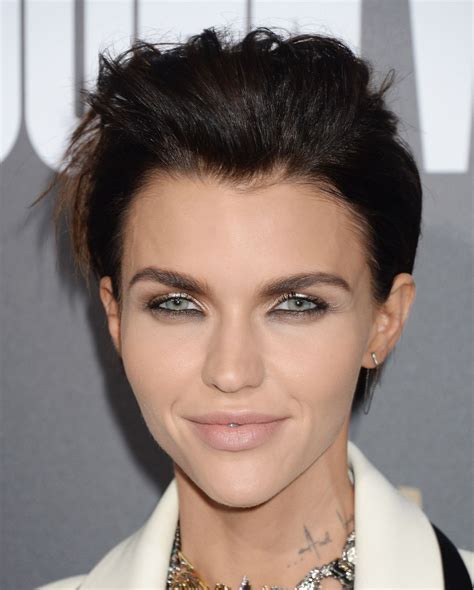 Последние твиты от red (derogatory) (@rubyrose). Ruby Rose - 'John Wick: Chapter 2' Premiere in Los Angeles ...