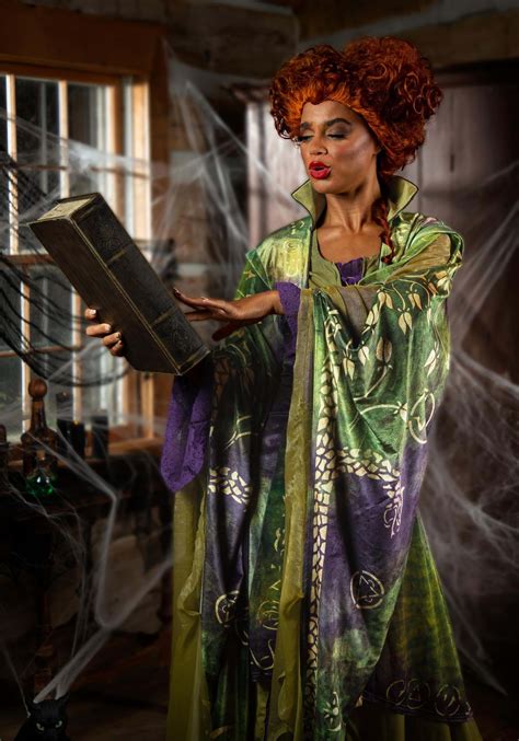 Loungefly Hocus Pocus Winifred Cosplay Backpack Nellsparo