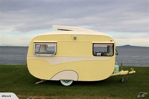 Victorian, art deco, 50s or 60s, and recreate the look in your own lovely loo. 16 The Best Hippy Vintage Caravan Ideas | Caravane vintage ...