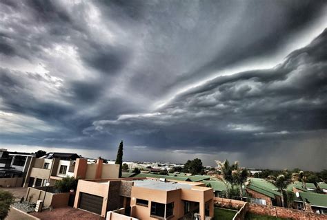 Electrifying Pictures Of Johannesburg Thunderstorm