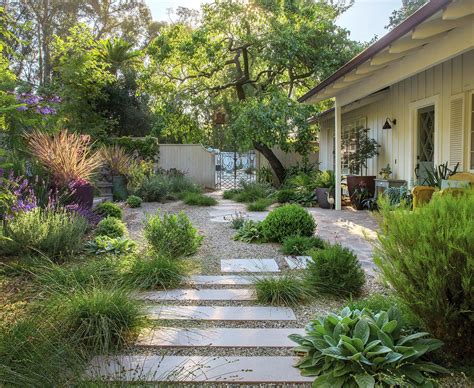 This Gravel Garden Is Just As Gorgeous As A Plant Packed Landscape