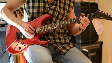 I don't do anything like saying 'i want to be a leader or i want to do things in a different way to someone', it's the natural way i have. Fernandes STJ 40 - YouTube