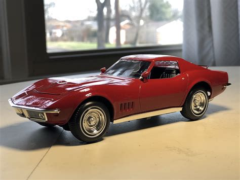 1969 Corvette Coupe Yenko Plastic Model Car Kit 125 Scale