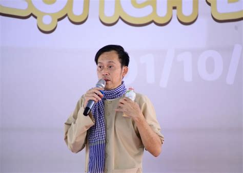 Trước đó, ns hoài linh đã chính thức lên tiếng về khoản tiền từ thiện gây xôn xao mấy ngày gần đây. Sao Việt 26/11: Hoài Linh lên tiếng nhờ sự giúp đỡ, CĐM ...