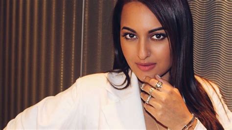 Jai Bajrang Bali Sonakshi Sinha Gives Savage Reply To Trolls Bombarding Her With Questions On
