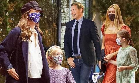 Drew Barrymore And Ex Take Their Girls To Hamilton With His New Wife Wsbuzz Com