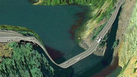Lesakのblog 衝撃 世界にある危険な道路8選 ️無明橋、馬の背渡り‼️
