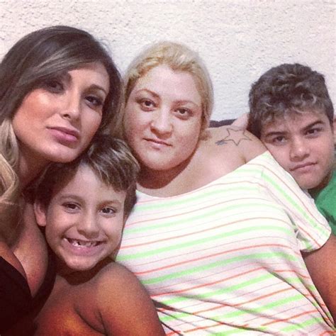 Em meio aos escombros, dispara andressa urach ao detonar situação brutal e novo trabalho. EGO - Mãe de Andressa Urach foi obrigada a dar a filha ...