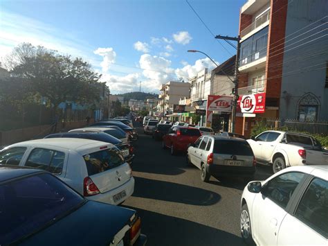 Estacionamento Na Rua Júlio De Castilhos Deverá Deixar De Ser Oblíquo Rádio Taquara Fm 1059