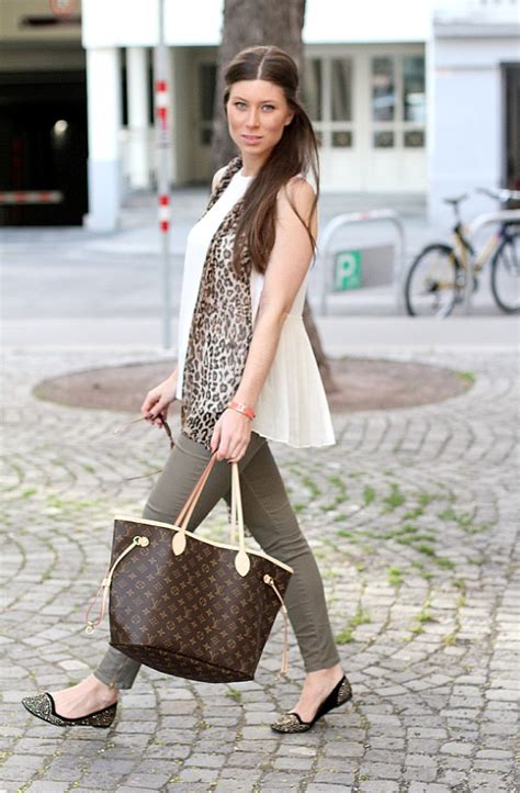 Louis vuitton malletier, commonly known as louis vuitton (french pronunciation: OUTFIT: back on top - Bikinis & Passports