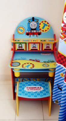 It comes with two chairs with comfortable foam padded seats and a vinyl top table. Babynkidsstuff: Thomas and Friends Study Table and Hello ...