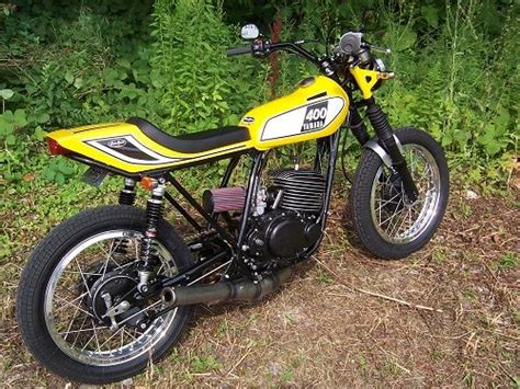 An authentic living classic constructed to virtually the same specification as the original model. 1975 YAMAHA DT400 | Custom street bikes, Flat track ...