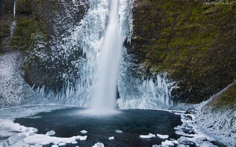 Frozen Waterfall In Poland Wallpapers And Images Wallpapers Pictures