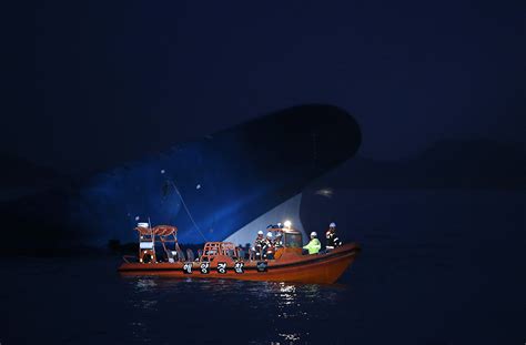 Photo Gallery Search Resumes For Hundreds Missing In S Korean Ferry Disaster Multimedia