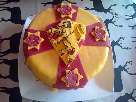 Gryffindor Cake By X X Magpie X X On Deviantart