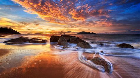 Photos Of The Day Seascapes From Indonesia Golden Painting Seascape