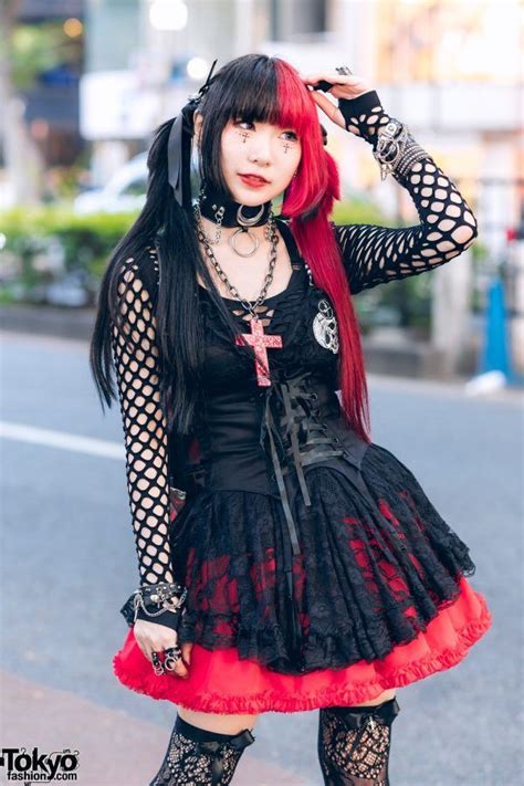 gothic harajuku street styles w two tone hair corset belt hellcatpunks skirt vixxsin glavil