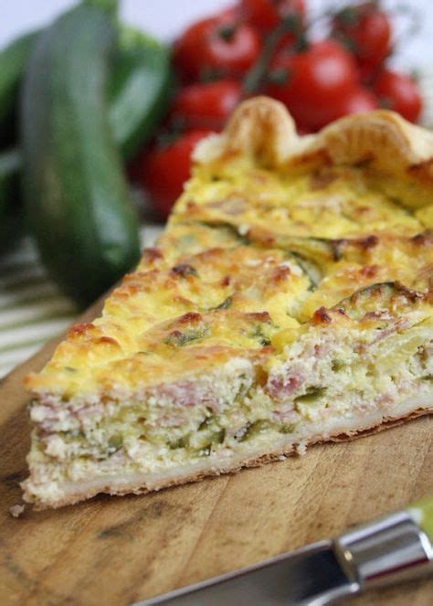 Torta salata di zucchine, una ricetta facilissima per una torta salata vegetariana con alla base una pasta brisee fatta in casa. Torta salata con zucchine | Ricette, Ricette di cucina ...
