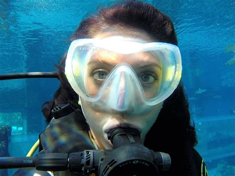 Scuba Diving Atlantis Aquarium Dubai Bonvoyage Babes Com