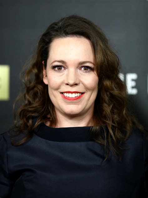 The Crown Gets A New Queen Elizabeth Olivia Colman Set To Replace