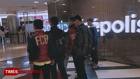 Film dewasa produksi luar negeri terbaru 2018 telegram video. Cara Download Film Milea Suara Dari Dilan - Chrisyel
