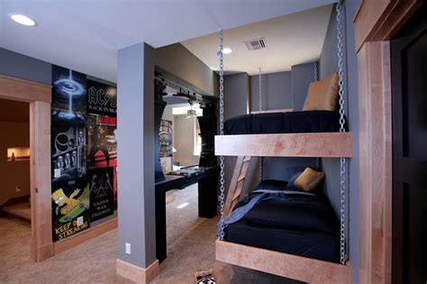 The rich finishes of our wood bunk beds add a warm feeling to the room. Camas beliche: 16 ideias para você aplicar no quarto dos ...
