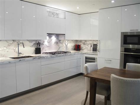 You can also find wooden kitchen cabinet in different colors. high gloss kitchen cabinets ile ilgili görsel sonucu ...