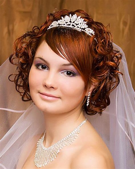 Memorable Wedding Headpiece Styles For Short Hair