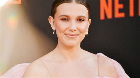 Once en ʻstranger things' es a sus 15 años es un icono generacional que colabora con unicef y deslumbra en la alfombra roja. Millie Bobby Brown Addresses That Awkward Skincare ...